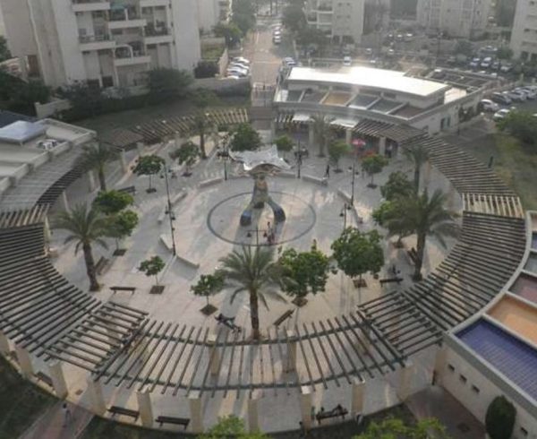 מרכז מסחרי גבעת הרקפות